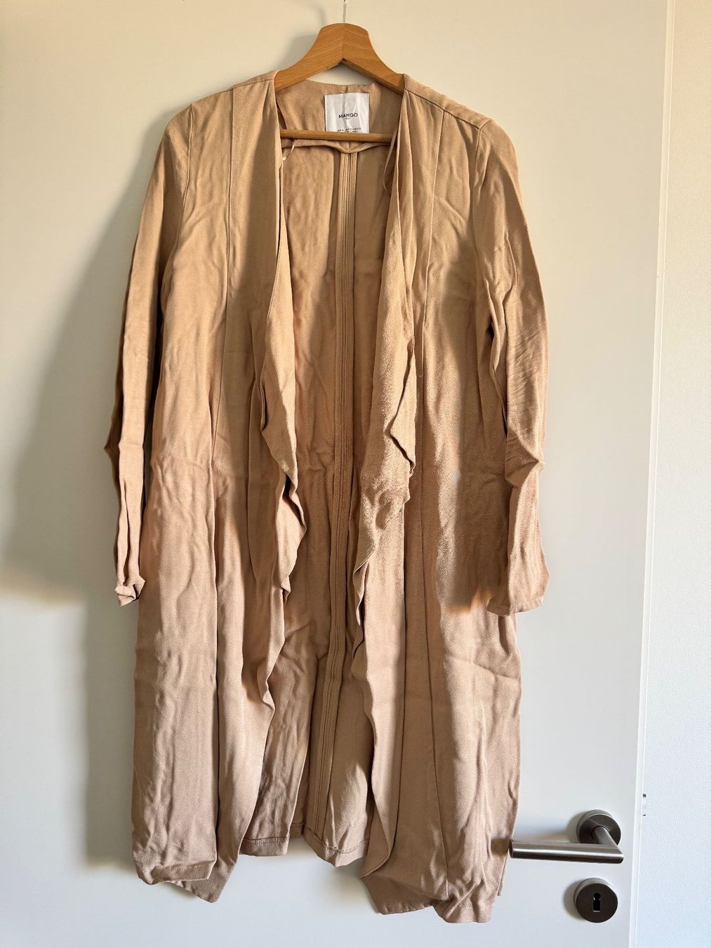 Mango Giacche: Mango Übergangsjacke beige Gr. S Cardigan – Usato da St. Gallen venduto da nikolasbong