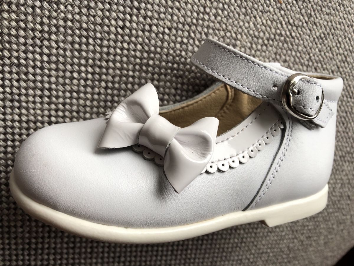 Scarpe per ragazzi: Celebration Baby shoes 22 – Nuovo (secondo la descrizione) da Brugg AG venduto da Magna3 3