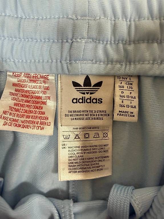 Pantalons: Jogging adidas – D'occasion à Crans VD par SunDance20 2