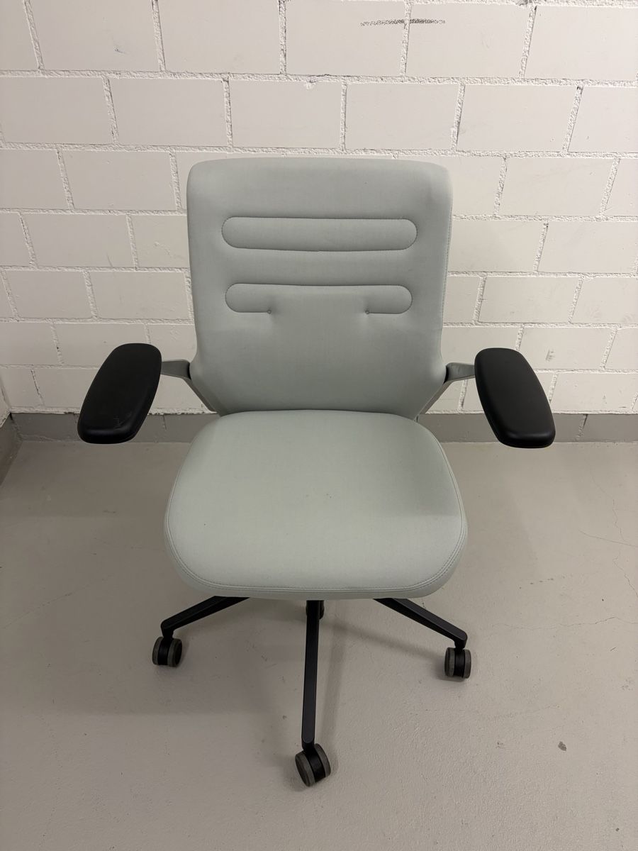Vitra Chaises: Vitra office chair  – D'occasion à Adliswil par Melamal