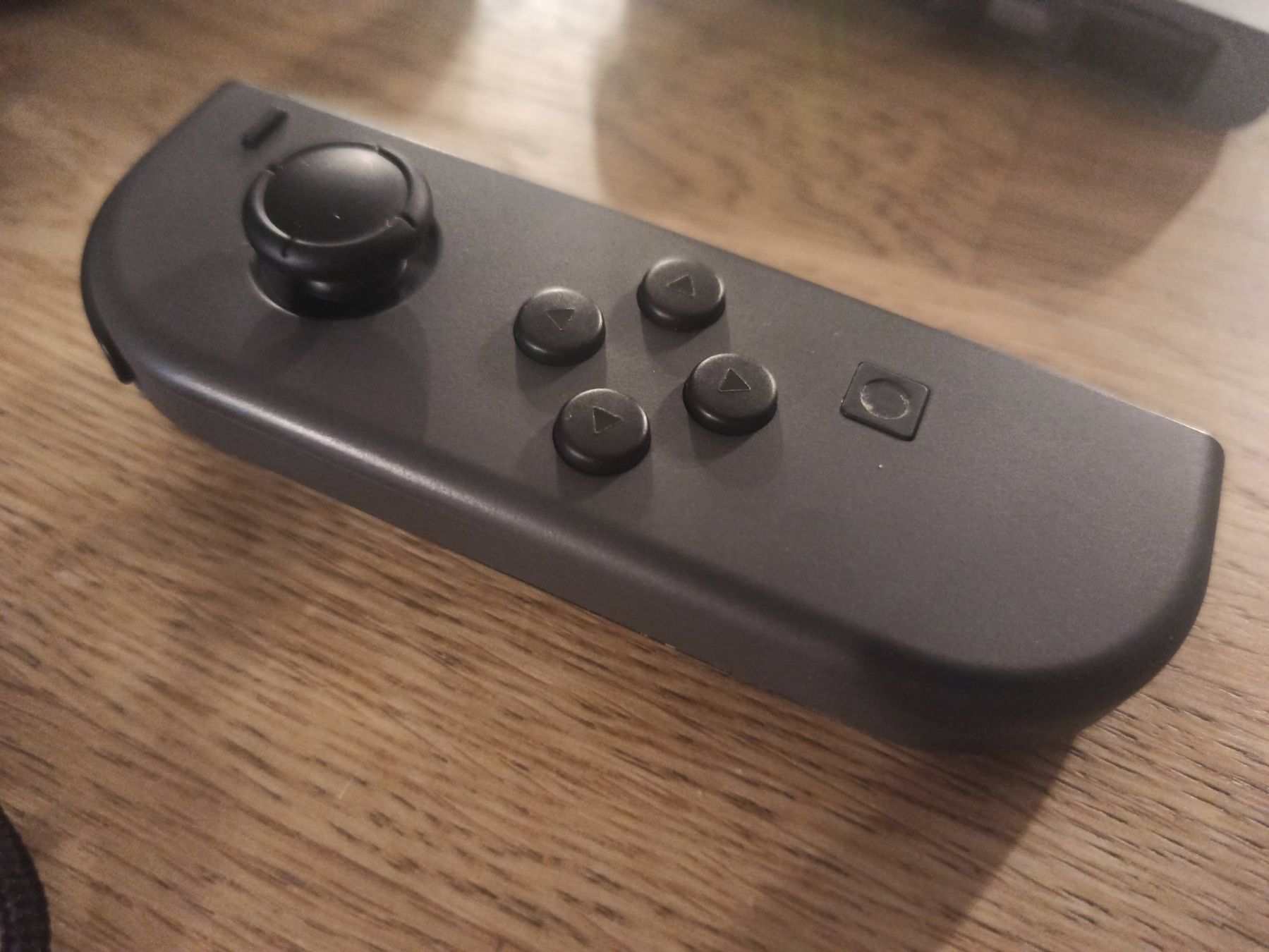 Nintendo Controller: Original Nintendo Switch Joy-Con Set - Ladestation -Grip NSW – Usato da Oberweningen venduto da mar_87mx 6