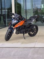 KTM Duke 125 Jg. 2024 mit Kurven ABS