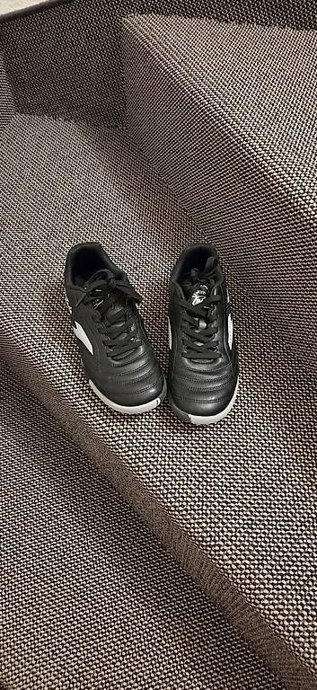 Scarpe per ragazzi: Fussballschuhe Gr 36 NEU – Usato da MUTTENZ venduto da cod_8p5k