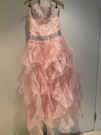 Rosa Designe Kleid