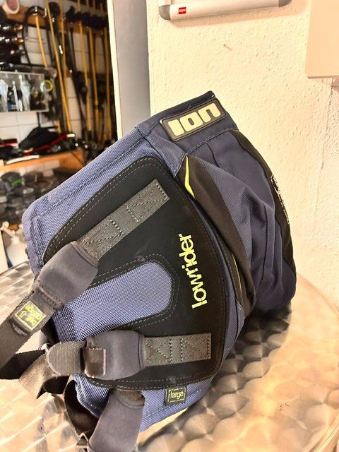 Vol libre: ION Sitz Harness Trapez Grösse L UVP 189.-- – D'occasion à Muttenz par Venturi75 2