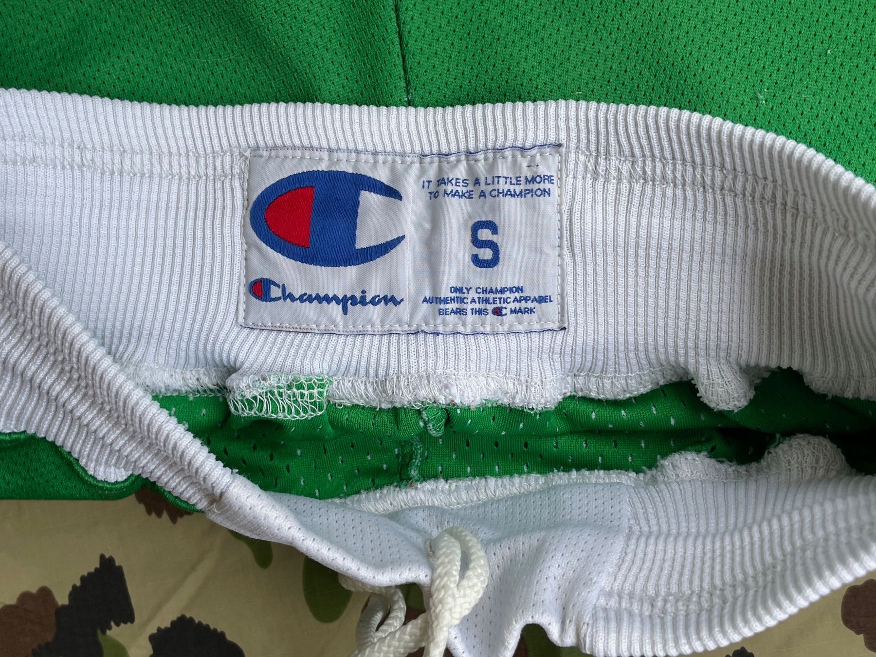 Champion Pantalons: Vintage 90s Celtics Champion Short Sz S – D'occasion à Zürich par le_souk 3