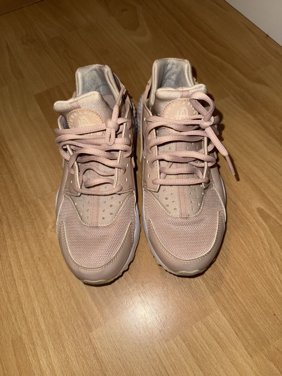 Nike Scarpe da donna: Nike Huarache Damen Grösse 38 – Usato da pratteln venduto da Bogi94
