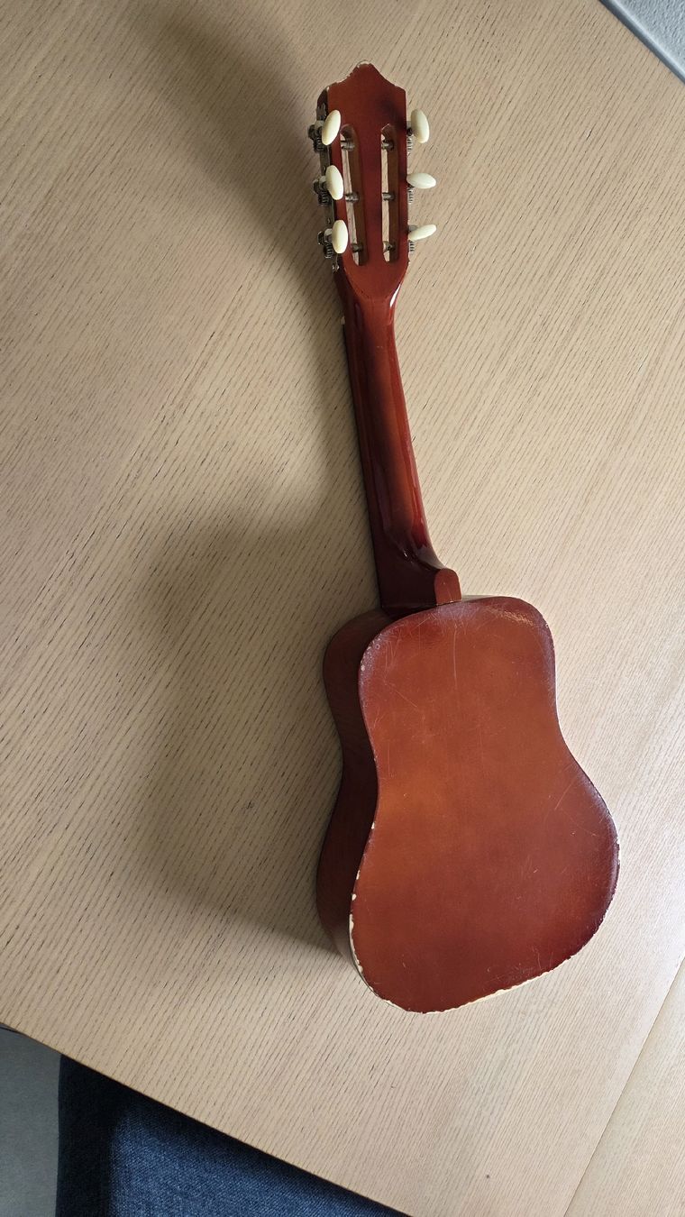 Musikinstrumente: kinder spiel gitarre – Gebraucht aus Winterthur von sam_657f 1