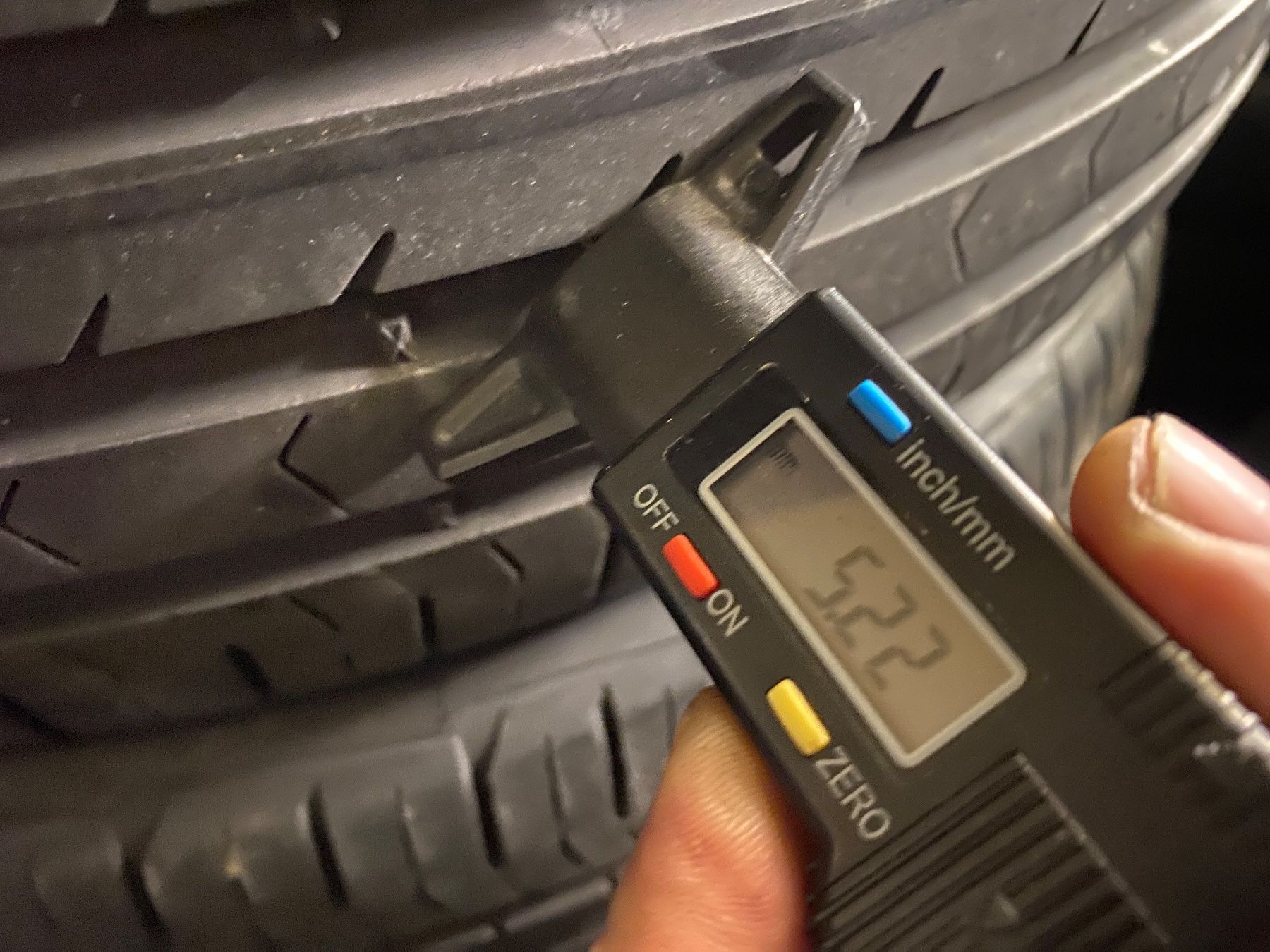 Continental Pneumatici & Ruote complete: 215/55R17 – Usato da Widen venduto da Dinero02 8