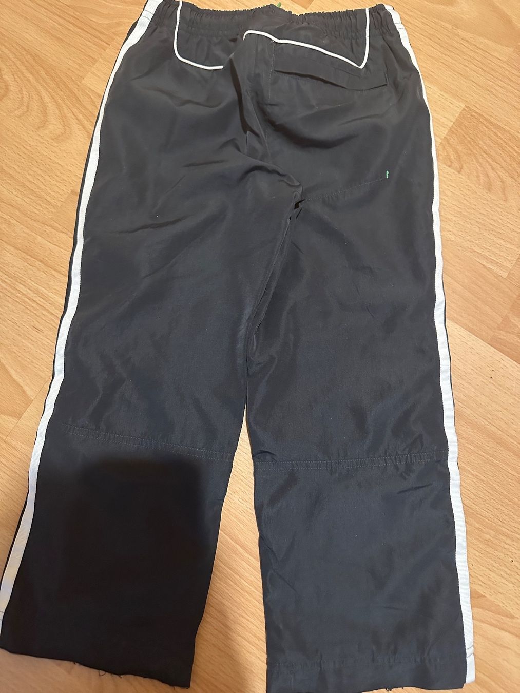 Adidas Pantaloni: 2 bas de training garçon Adidas T.110 – Usato da Le Brassus venduto da lionete02 1