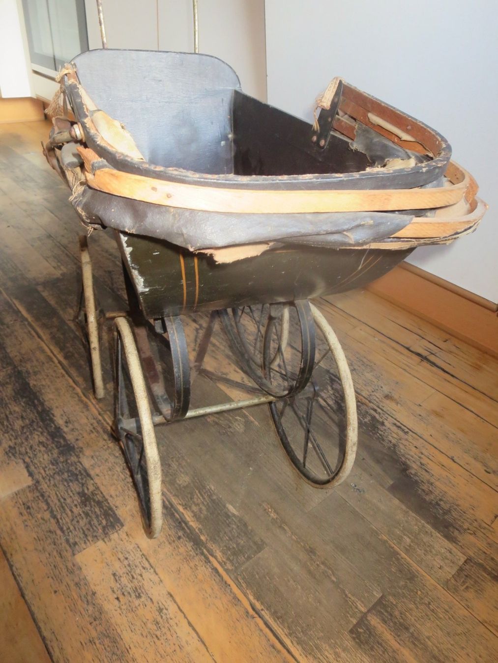 Carrozzine per bambole: antiker Puppenwagen – Usato da Rüschegg-Heubach venduto da bmw325x 1