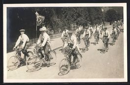 Foto-AK Buchs /SG, Radfahrergruppe mit F