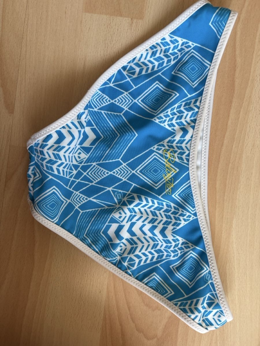 Badekleider & Bikinis: Bikini Set below zero (2- seitig tragbar) Grösse S – Neu (gemäss Beschreibung) aus Müntschemier von Karola1986 3