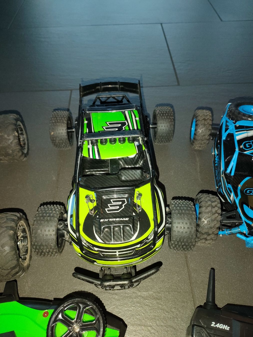 RC Kits de montage: Ferngesteuerte Autos – Défectueux à Therwil par OliviaH01 4