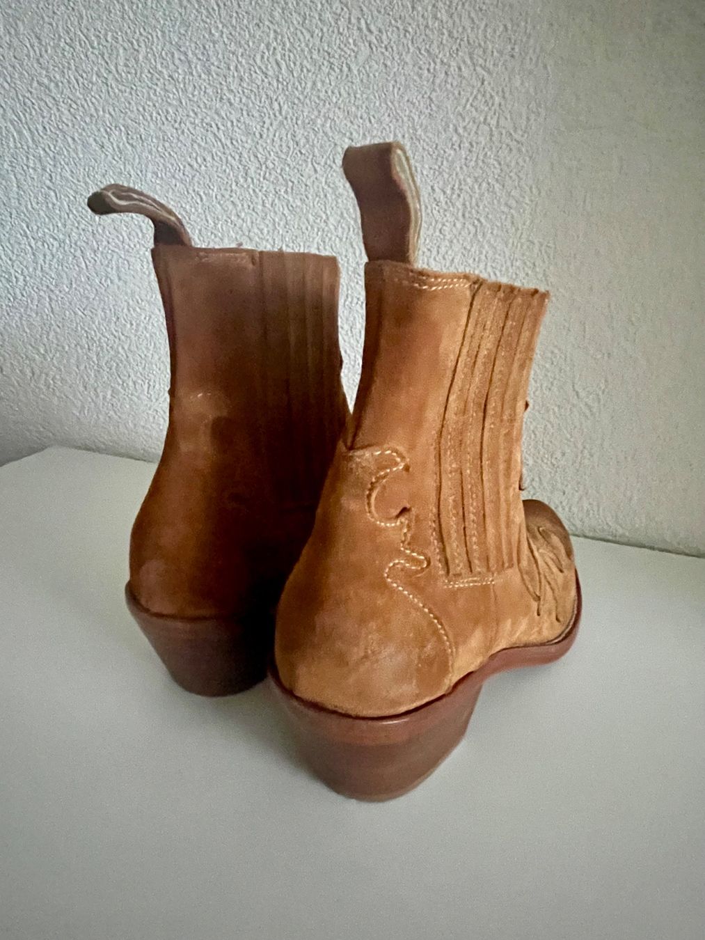 Scarpe da donna: Braune Wildleder Western Boots, Grösse 36 – Usato da Frauenfeld venduto da heyLani 4