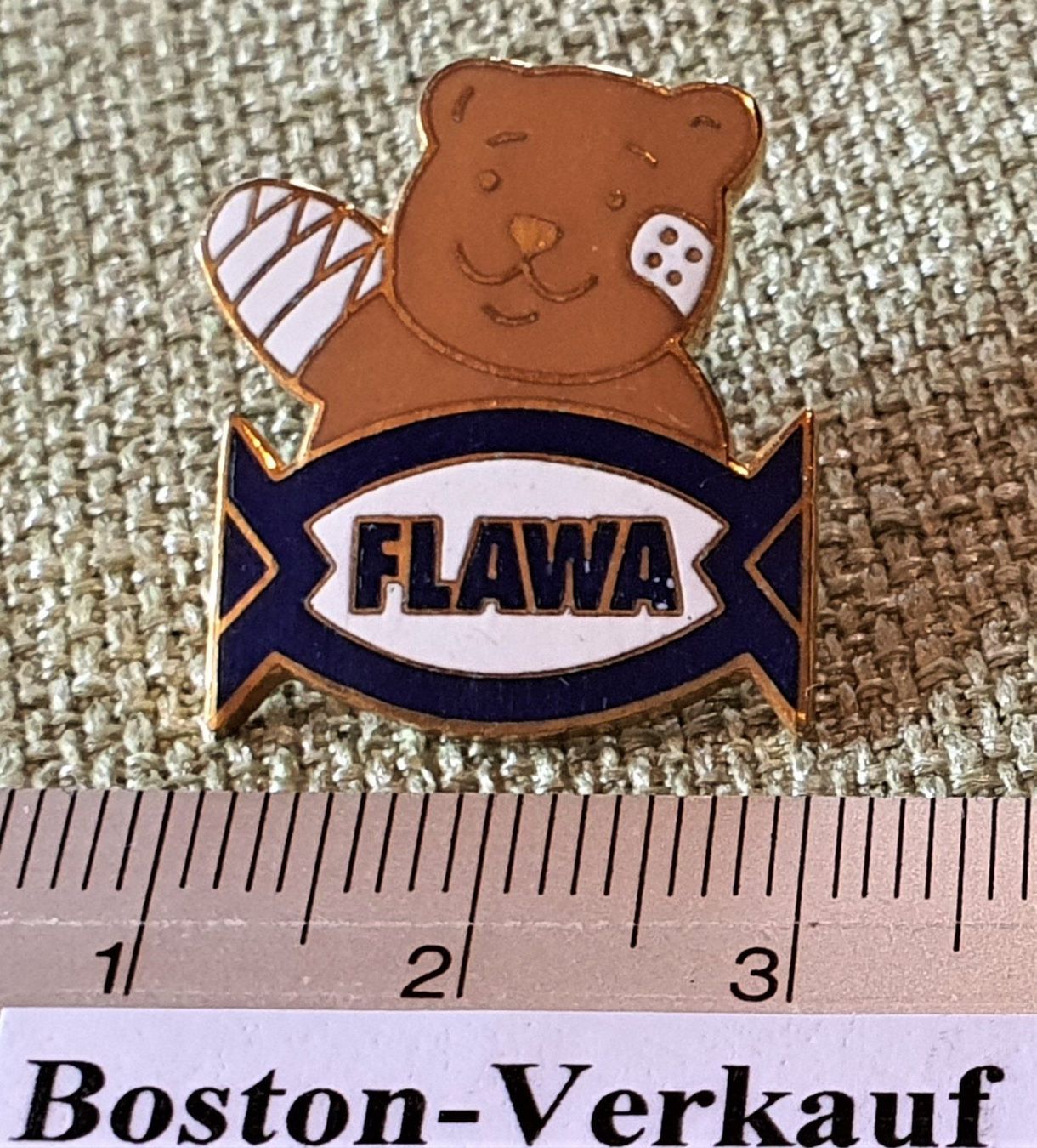 Plaketten & Abzeichen: E824 - Pin Mondo - Flawa brauner Bär – Gebraucht aus Reinach BL von Boston-Verkauf 1