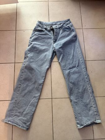 Trendige Wide Leg Jeans, Grösse M, hellblau - Frühling!