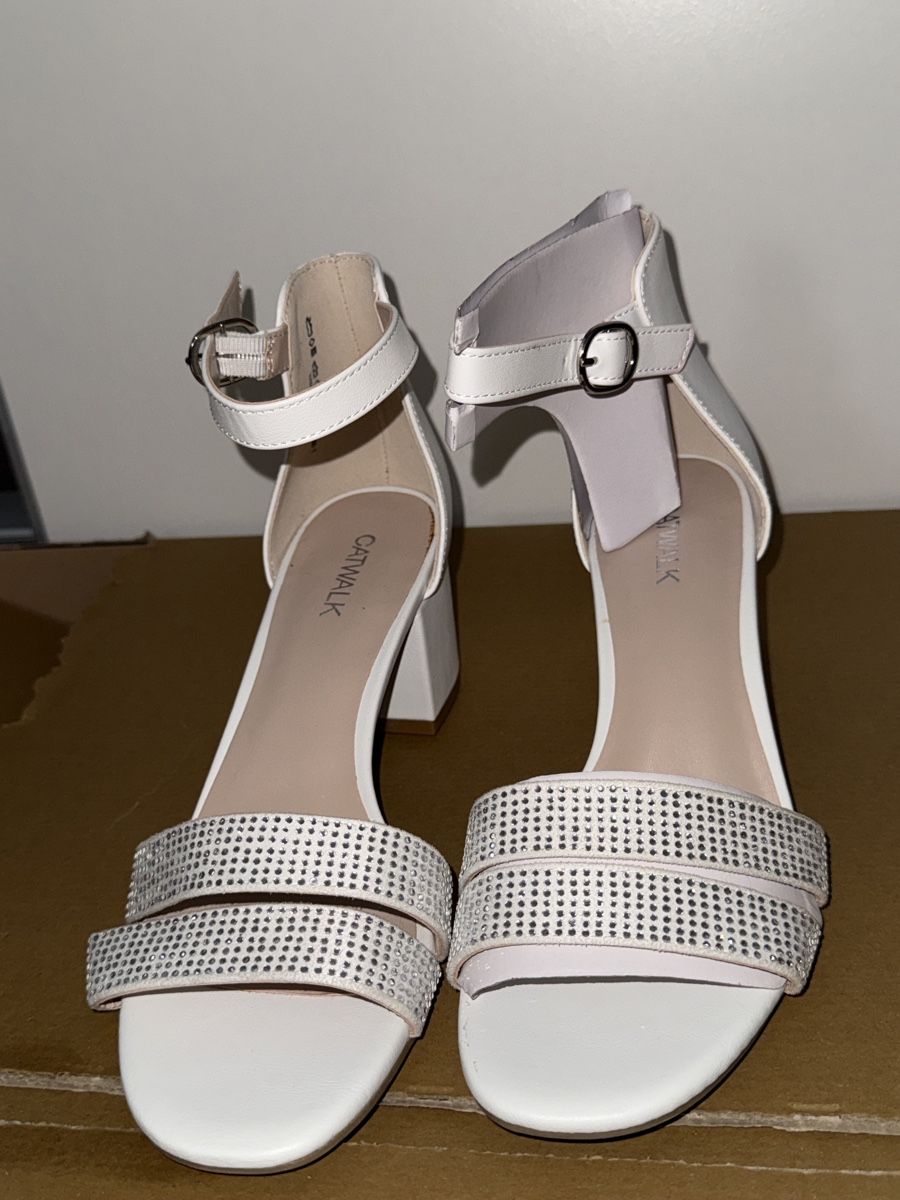 Chaussures femmes: WEISSE SANDALETTEN  – D'occasion à Schlieren par kle_dis 2