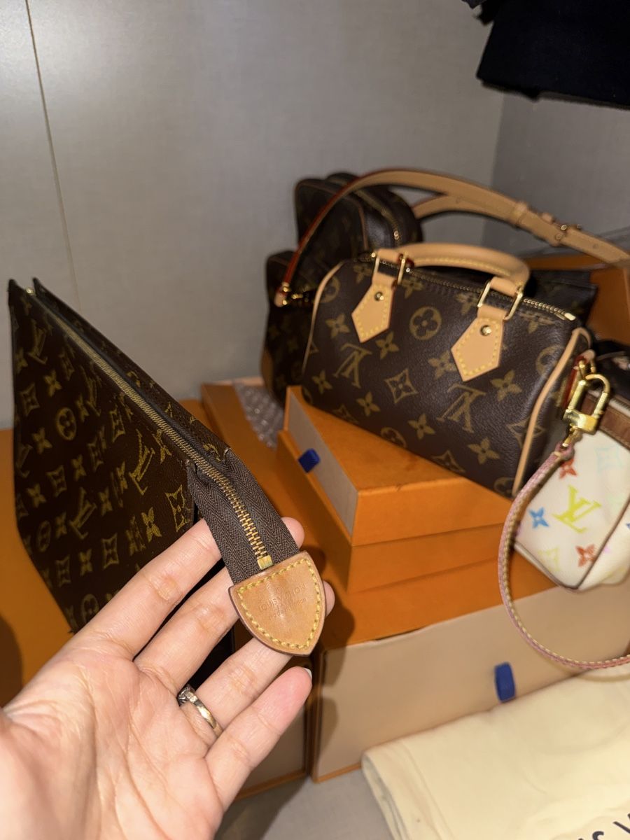 Louis Vuitton Sacs: Louis Vuitton Toiletry Pouch 26 cm – D'occasion à Widnau par Pukpan_99 7