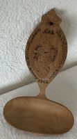 Cuillère en bois sculptée CAS 1955 objet de collection