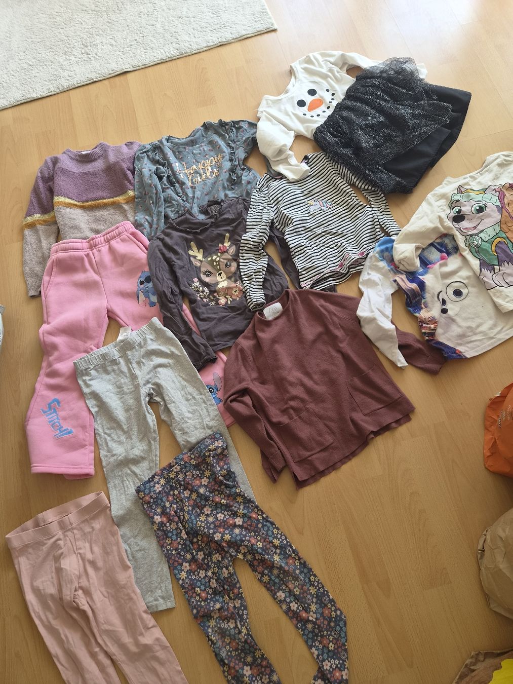 Lotti & Set di vestiti: Kleiderpaket Grösse 122/128 – Usato da Ebikon venduto da nu___ria