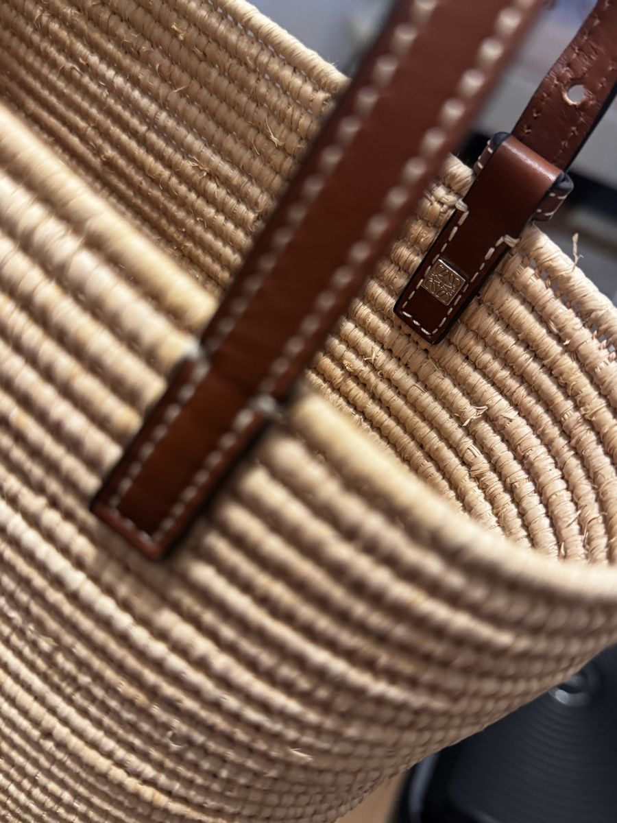 Loewe Sacs femmes: Loewe Anagram Tote – Neuf (Voir description) à Kriens par agnes.balogh 2