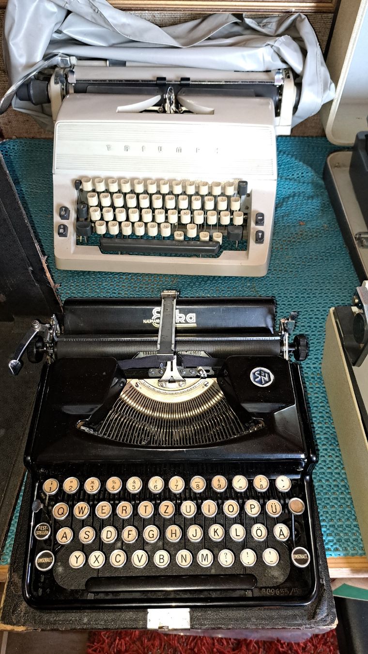 Macchine da scrivere: Schreibmaschinen Sammlung 5 Stk – Usato da Kölliken venduto da Upcycling-by-Mc-TAM 4