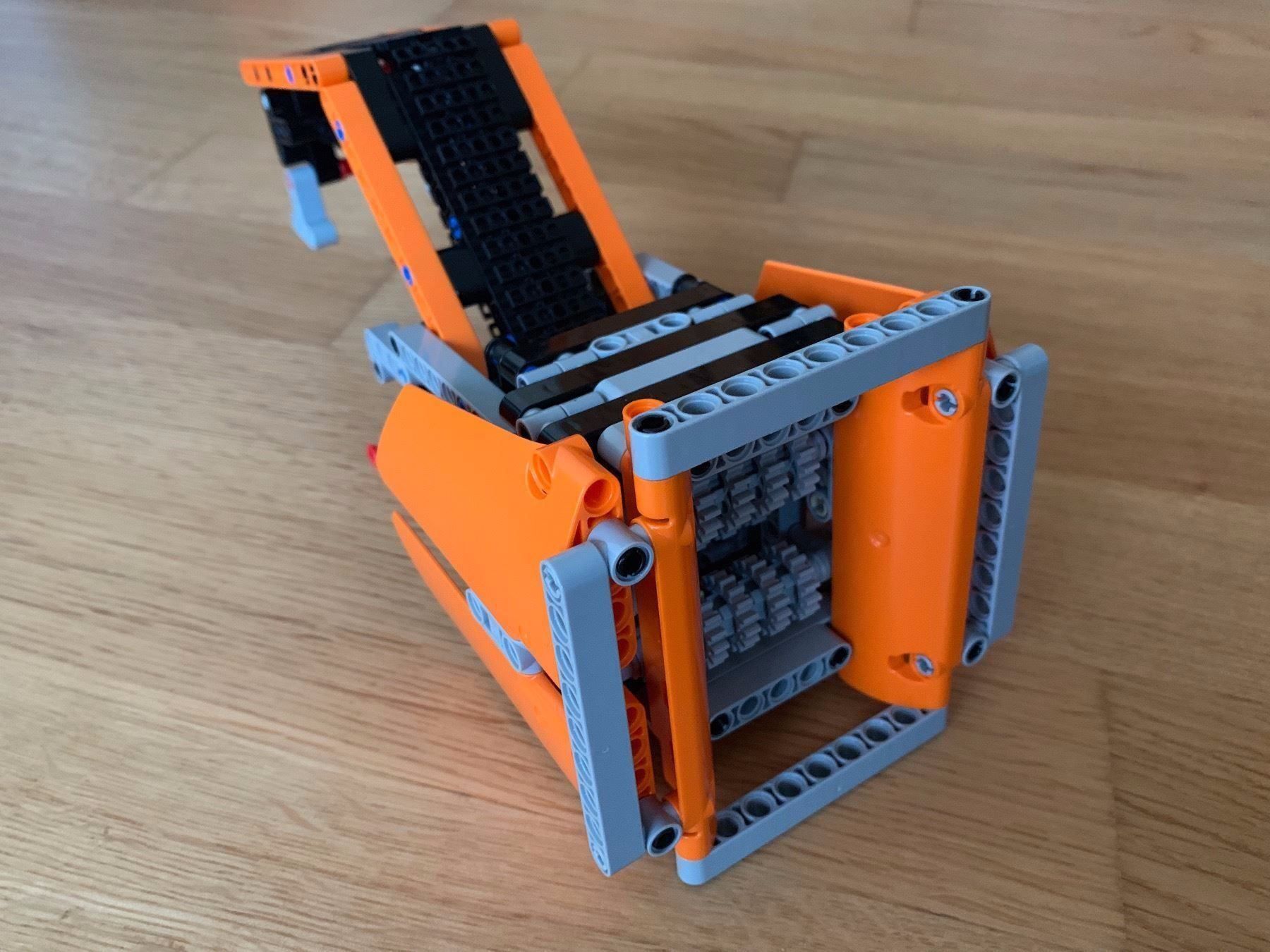 Lego Kit di costruzioni: Lego Technic Schredder Unimog – Nuovo (secondo la descrizione) da Salmsach venduto da ram82