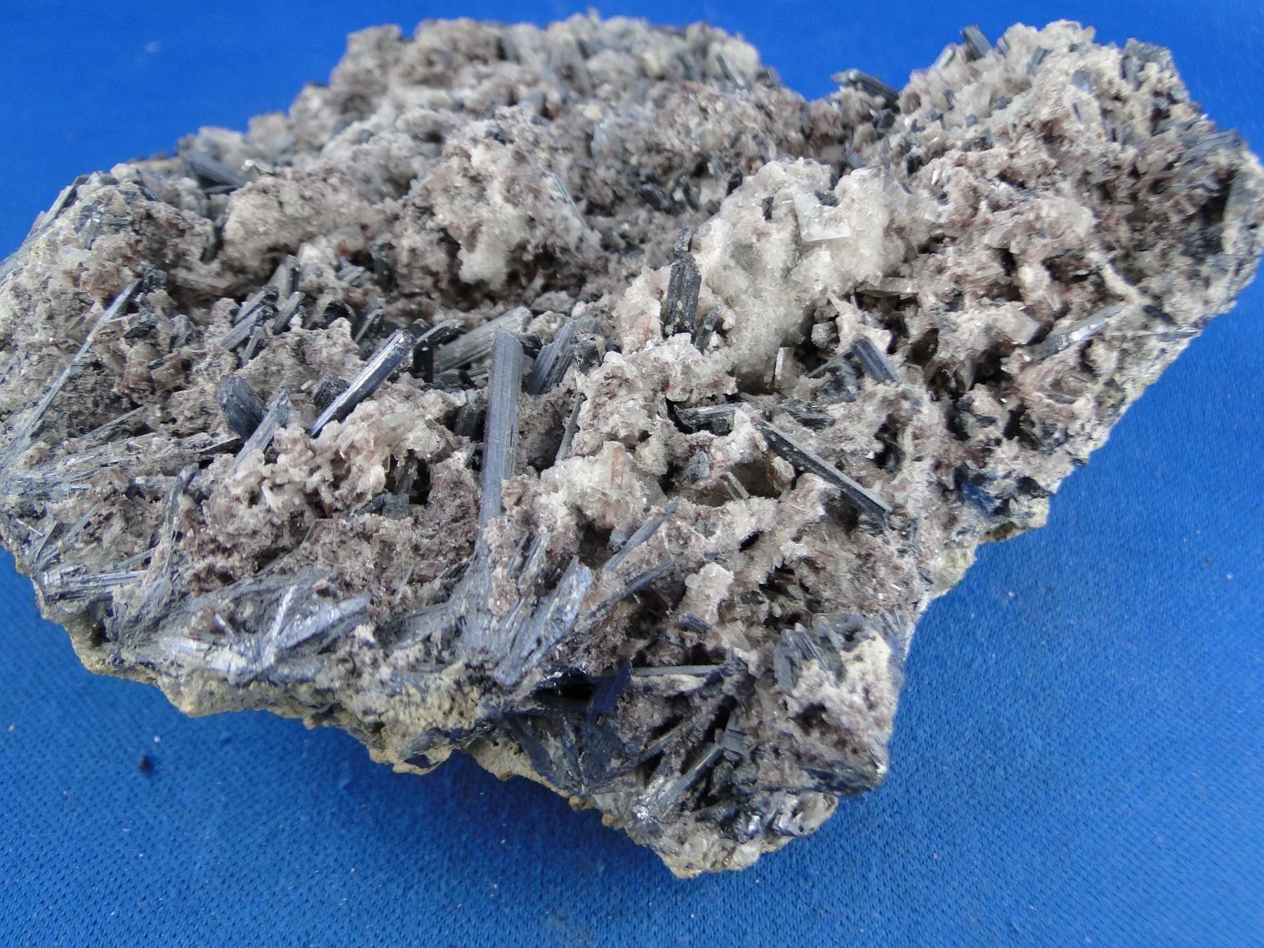 Minerali & Pietre curative: Baryt auf Stibnit – Usato da Schinznach Bad venduto da Demerald 6