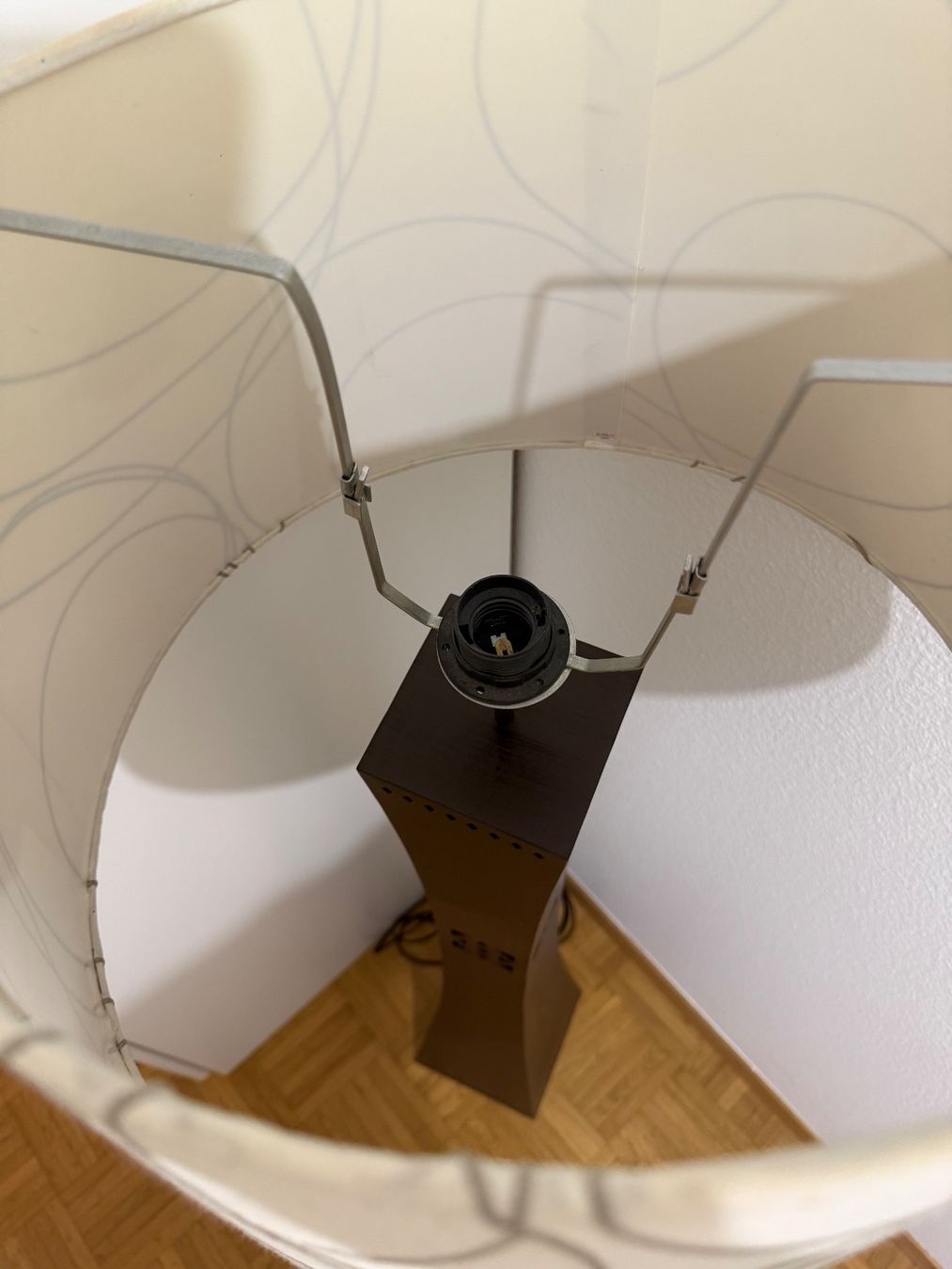Lampade: Stehlampe mit Lampenschirm – Usato da Bassersdorf venduto da schweizshop 1