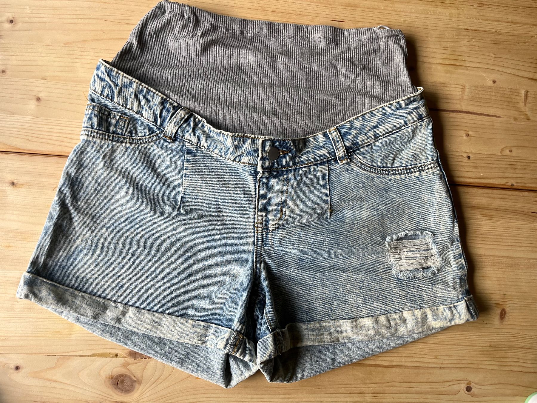 H&M Jeans: Schwangerschaftshosen Gr. M – Nuovo (secondo la descrizione) da Adelboden venduto da Jestil20 8