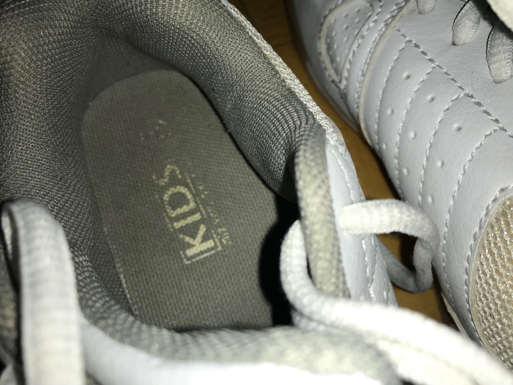 Schuhe für Mädchen: Turnschuhe von Kids Grösse 32 weiss – Gebraucht aus Emmenbrücke von Hathor123 9