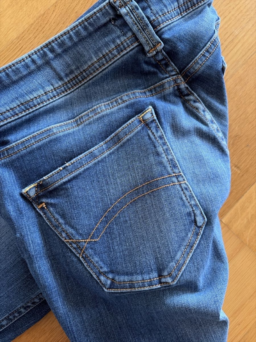 Tommy Hilfiger Jeans: Tommy Hilfiger gr.28/32 – Usato da Andhausen venduto da bgy_y6xl 1