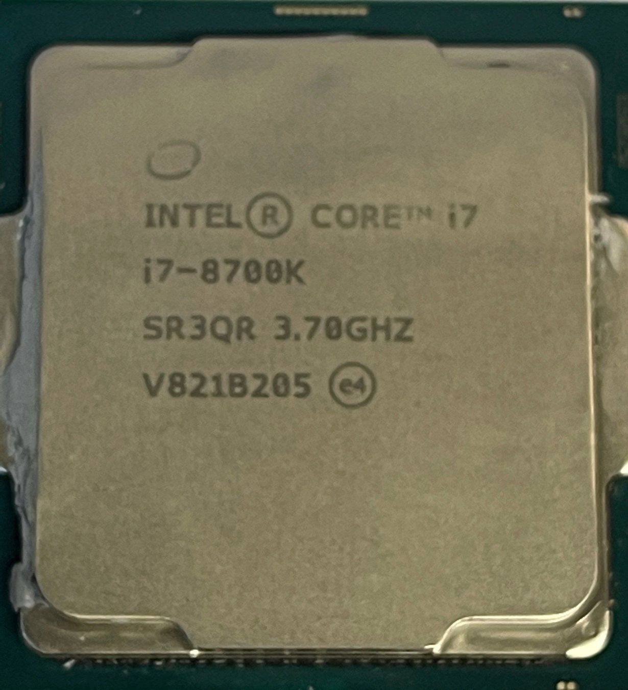 Intel PC: I7 8700K 3.7 gb 6 core 12 mb cache – Usato da Zürich venduto da Drwatson