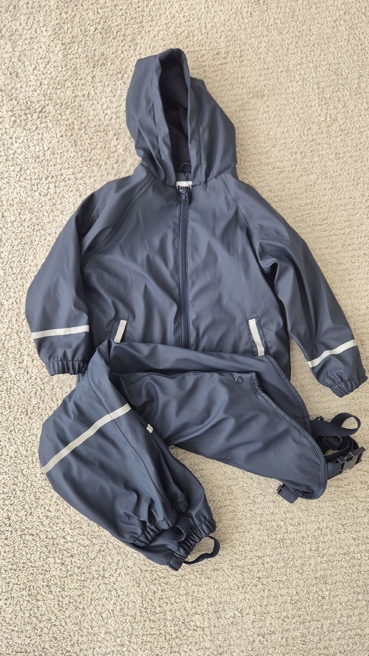 CMP Kleiderpakete & -sets: 3 Jacken set mit matschhose gr 98/104 – Gebraucht aus Neunkirch von mir_c9zg 2