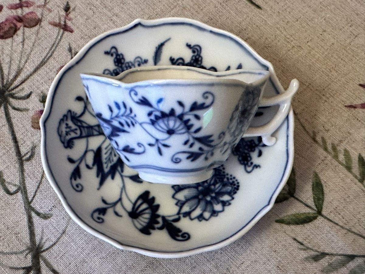 Tazze: Meissen Tasse mit Teller – Usato da Herbriggen venduto da Sehrazade