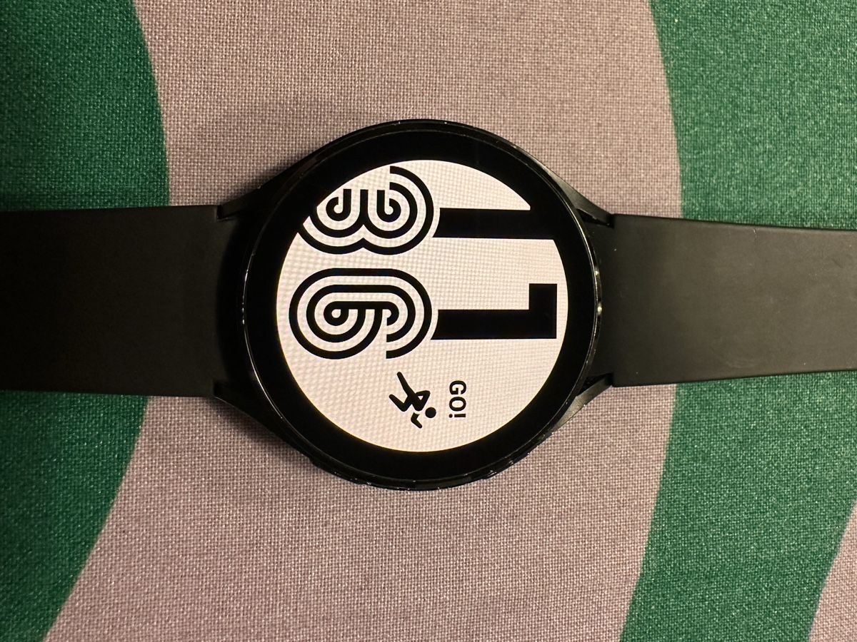 Samsung Smartwatch: Samsung Galaxy Watch 4 40mm Black – Usato da Zürich venduto da ira_27zx 1