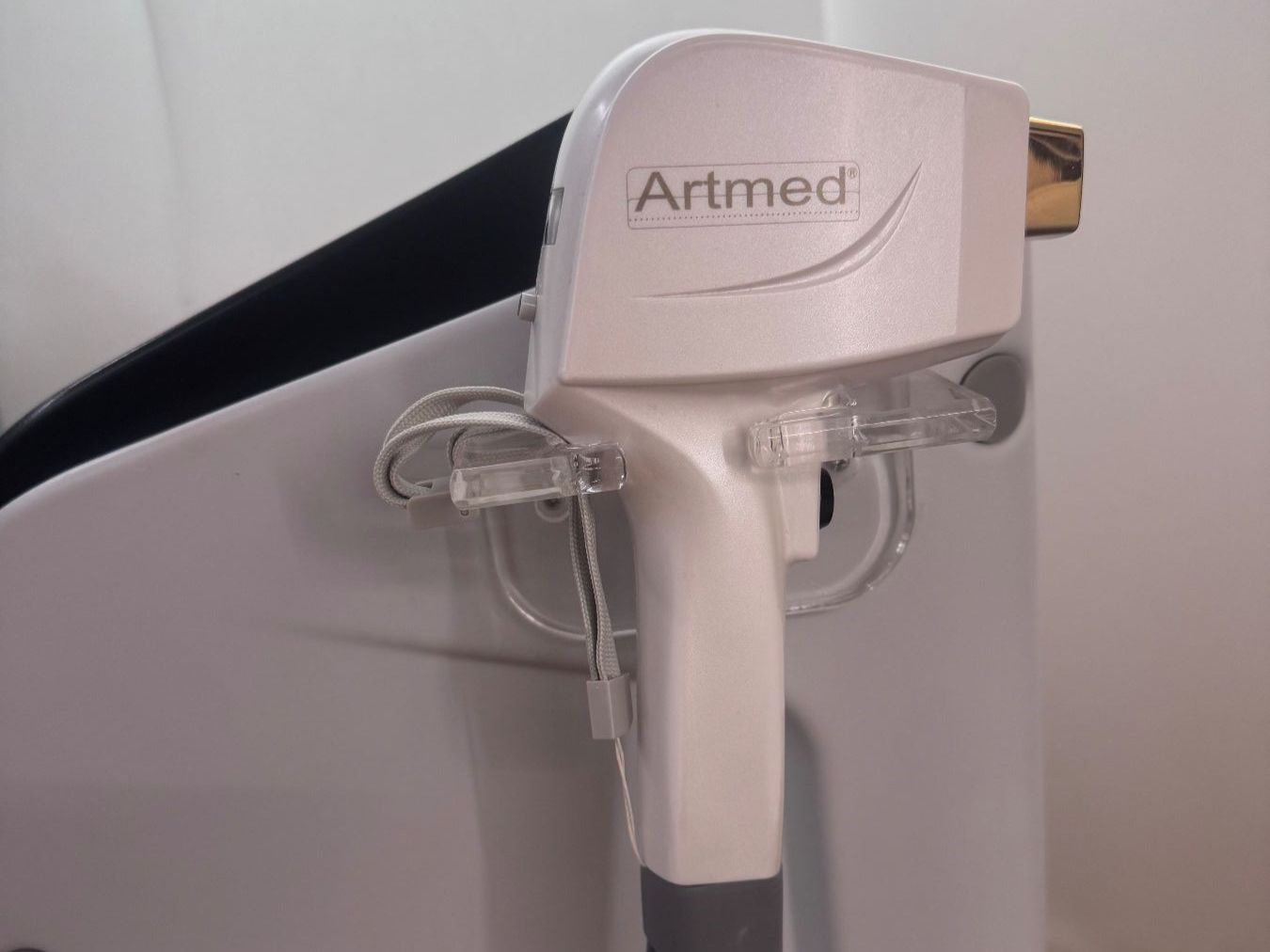 Appareils médicaux: Artmed Opera VII Plus Diodenlaser – D'occasion à Hombrechtikon par Ltsc 4