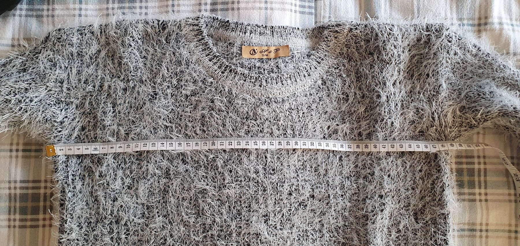 Pulls & Sweat-shirts: Pullover grau S/M mit Faser-Look – D'occasion à Bern par fede736 4