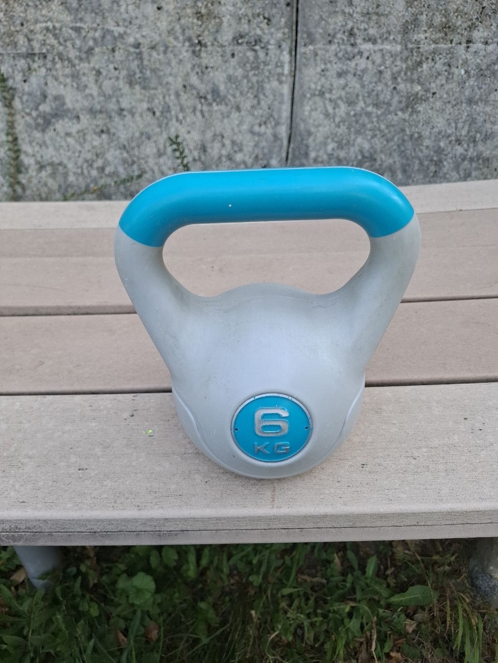 Hanteln & Gewichte: Kettlebell 6kg – Gebraucht aus Bäretswil von mei_9xvf