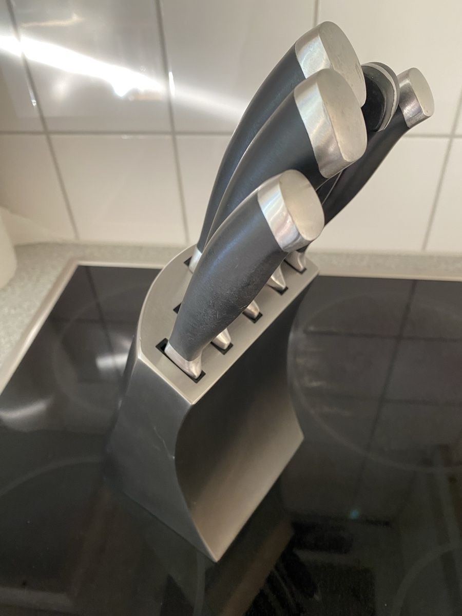 Coltelli da cucina: Messerblock mit 5 Messern und Messerschärfer – Usato da Zürich venduto da kub_598t 1