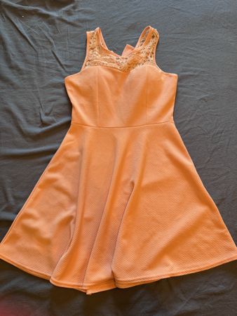 Sommerliches Kleid mit Schleife, Grösse 36, Top Zustand