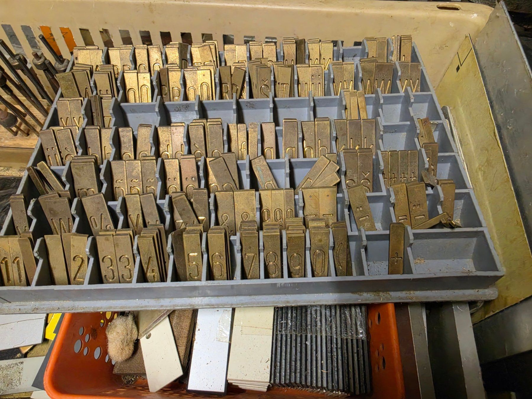 Alle Maschinen: Gravograph Typ R2 Graviermaschine – Gebraucht aus Haldenstein von Hilly4 6