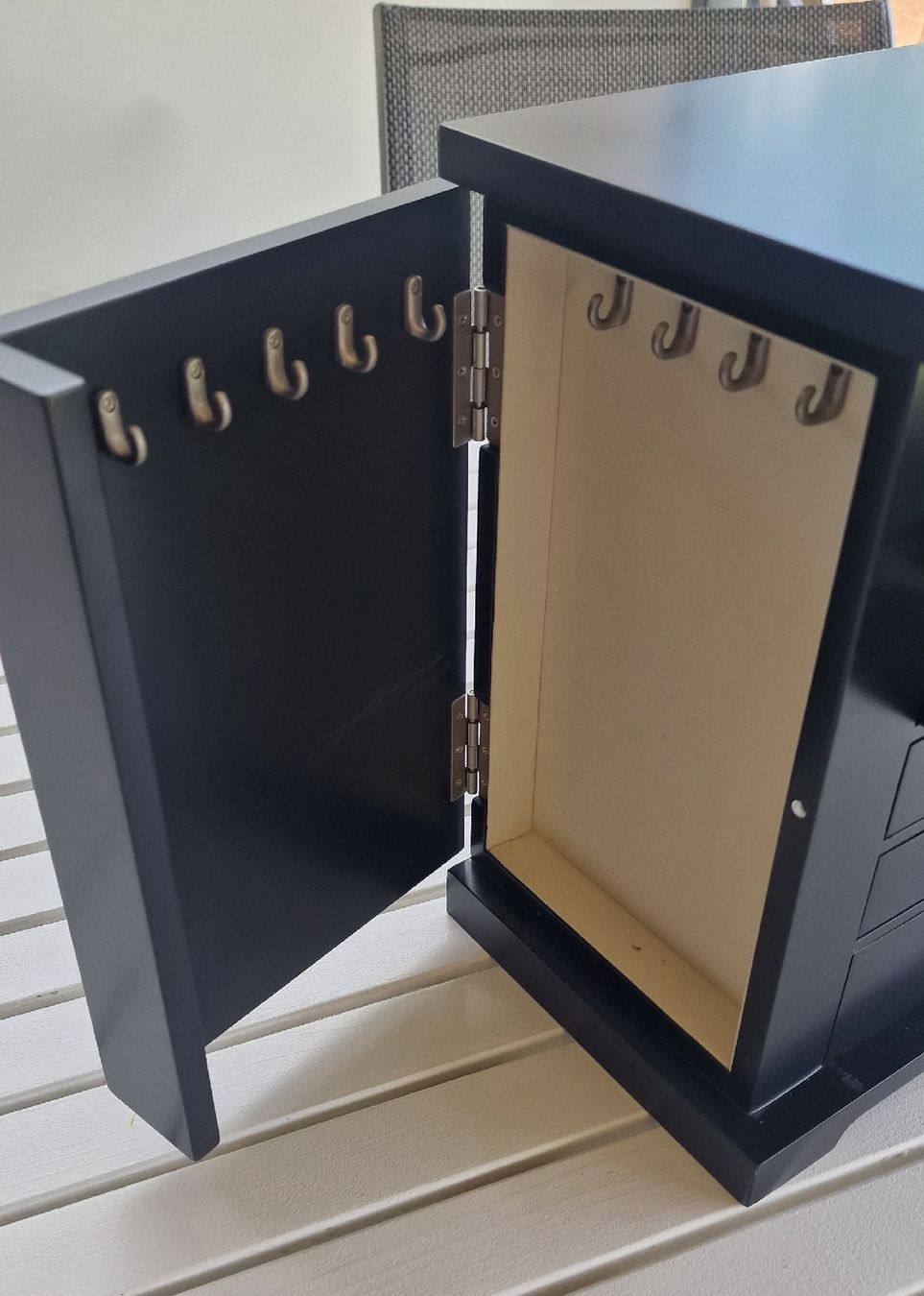 Altro in Decorazioni & Accessori: Schmuckkasten/Schmuckschrank schwarz – Usato da Wenslingen venduto da Slinky 6