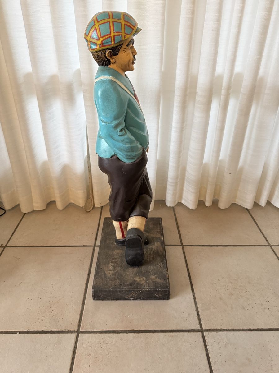 Statuette: Holzfigur Golf Spieler – Usato da Lenzburg venduto da Meister_k 2