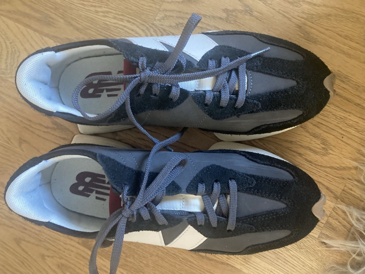 Scarpe da donna: New Balance Sneakers 327 – Usato da Rikon im Tösstal venduto da Petra029 1