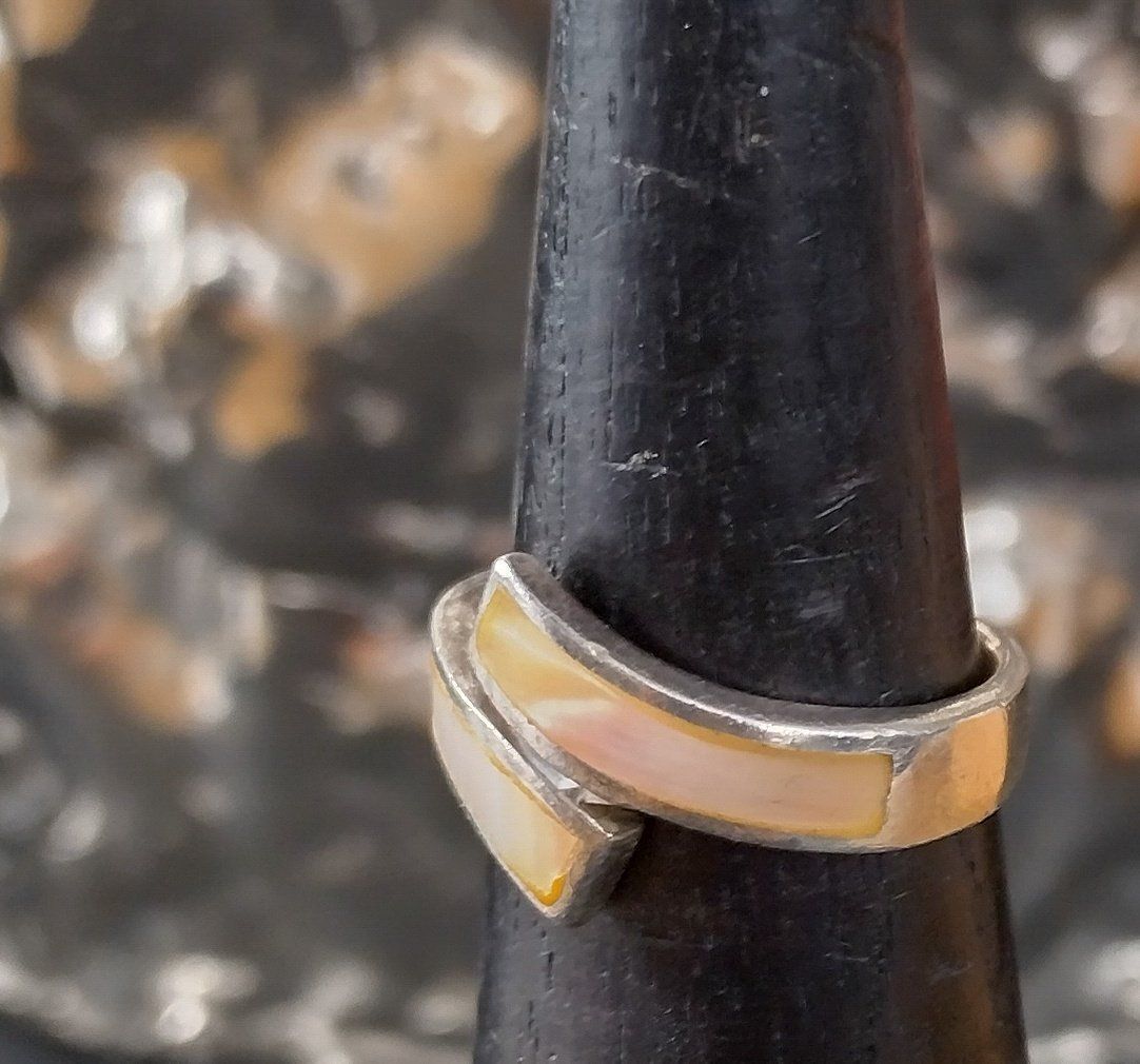 Anelli: ZARTER PERLMUTT RING IN 925 SILBER – Usato da Romanshorn venduto da BoutiqueA 1