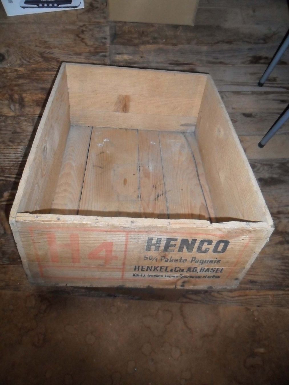 Transportkisten: Antike "HENCO" Holzkiste – Gebraucht aus Rapperswil BE von morjis