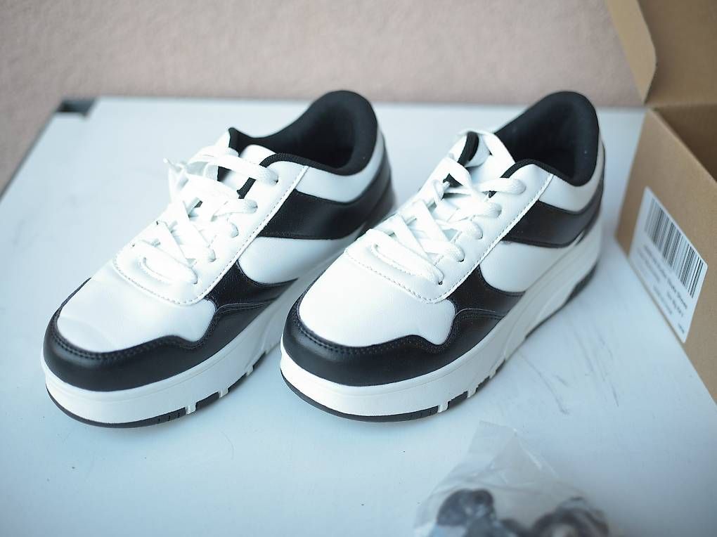 Chaussures garçon: Schuhe mit Rollen Gr.37/38 NEU – Neuf avec emballage d'origine à Sins par Zentralschweiz 1