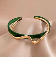 Bracelet manchette vert émeraude et doré – Chic